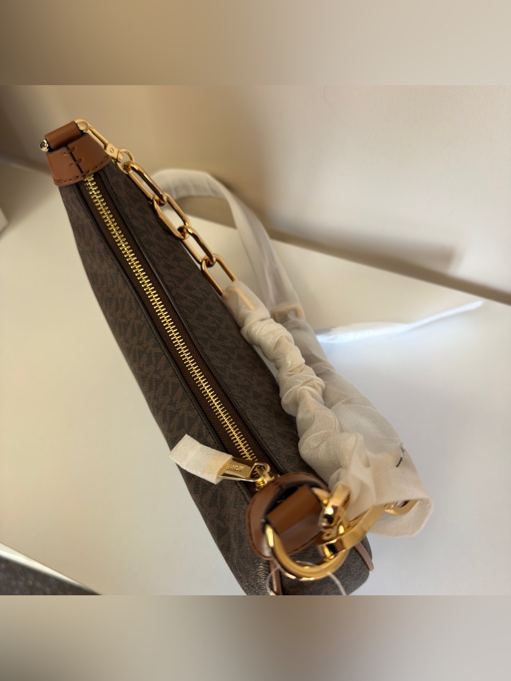 Michael Kors CORA LG ZIP POUCHETTE - Picture 6 of 10